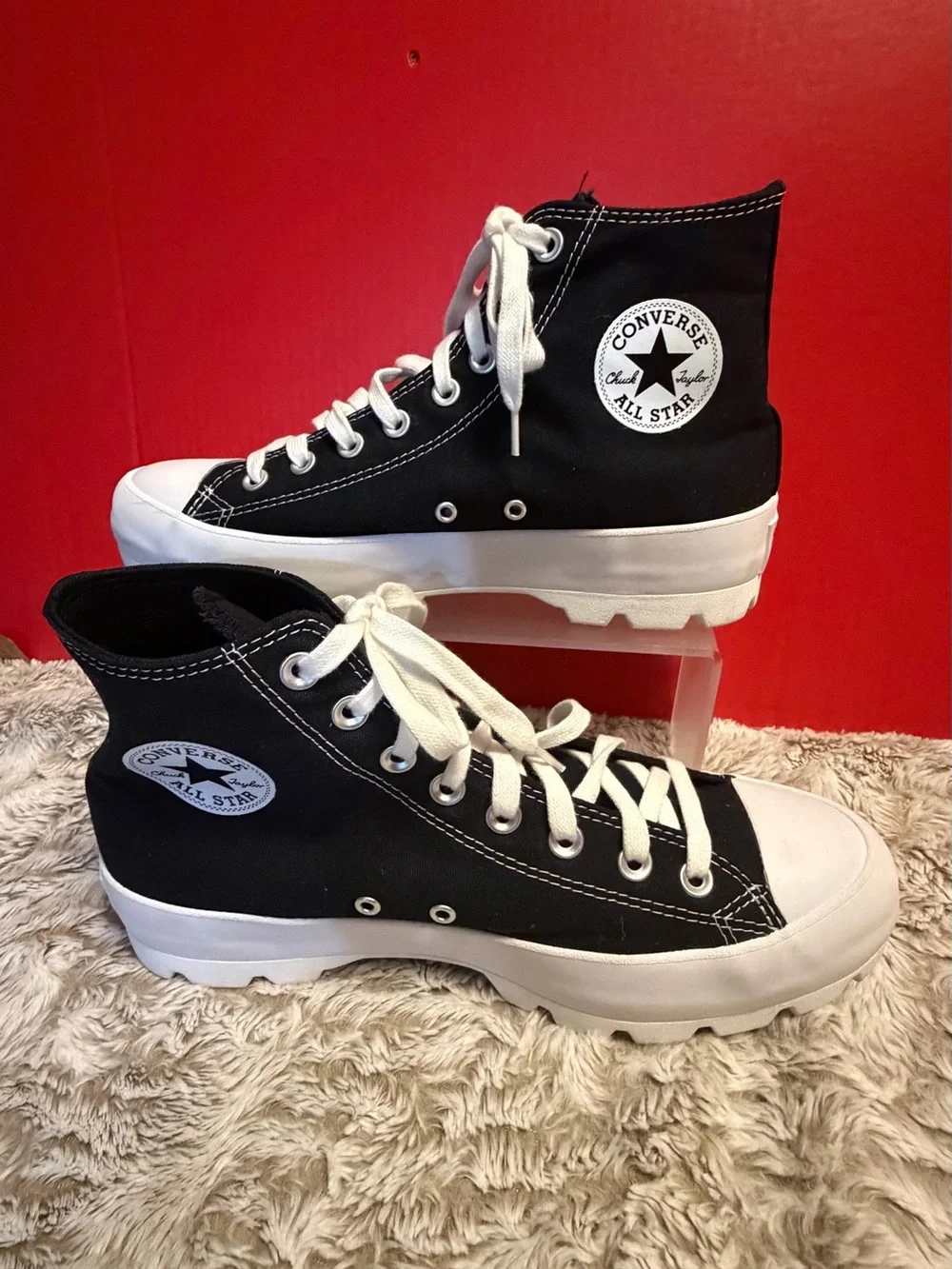 Converse Women’s Converse Chuck Taylor All Star Lugged High-Top Sneakers - Picture 2 of 6